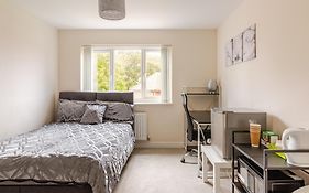 Large Double Room & Private Ensuite Bathroom, Badbury Park, Swindon, Near Great Western Hospital